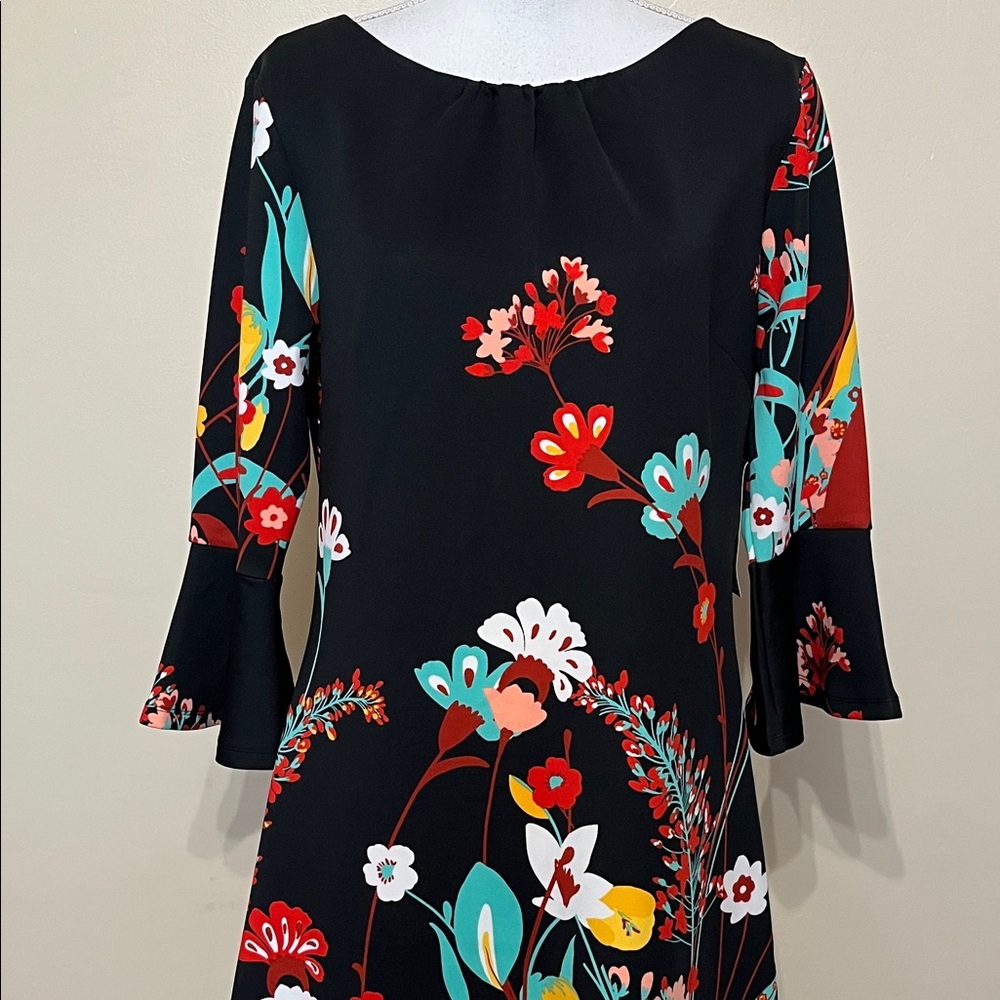 Mod Floral Scuba Sheath Dress - Picture 4 of 13